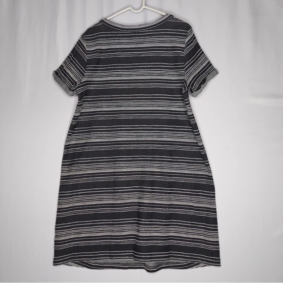 Lands'‎ End Black and Gray Striped Dress - Picture 2 of 5